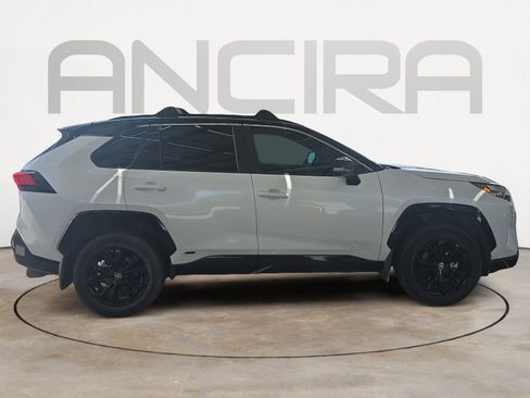 Used 2024 Toyota RAV4 XSE AWD/4WD image 9