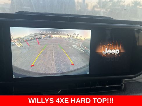 Used 2025 Jeep Wrangler Willys image 30