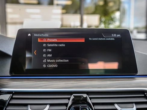 Used 2018 BMW 540i w/ M Sport Package RWD image 22