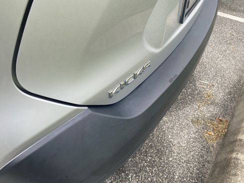 Used 2019 Nissan Kicks S FWD image 22