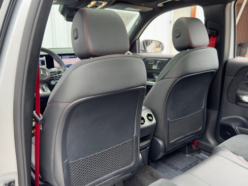 Used 2024 Mercedes-Benz GLB 35 AMG 4MATIC image 45