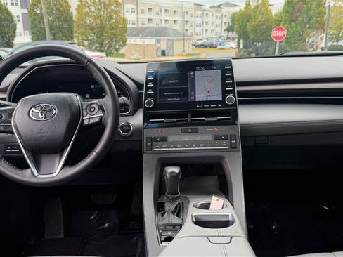 Used 2022 Toyota Avalon XLE w/ Moonroof Package FWD image 28