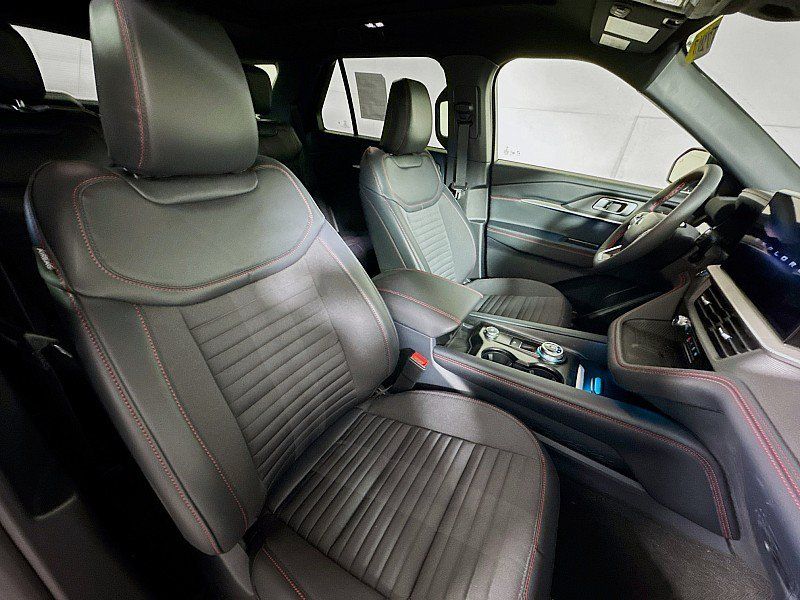New 2025 Ford Explorer ST-Line w/ Premium Package AWD/4WD image 30