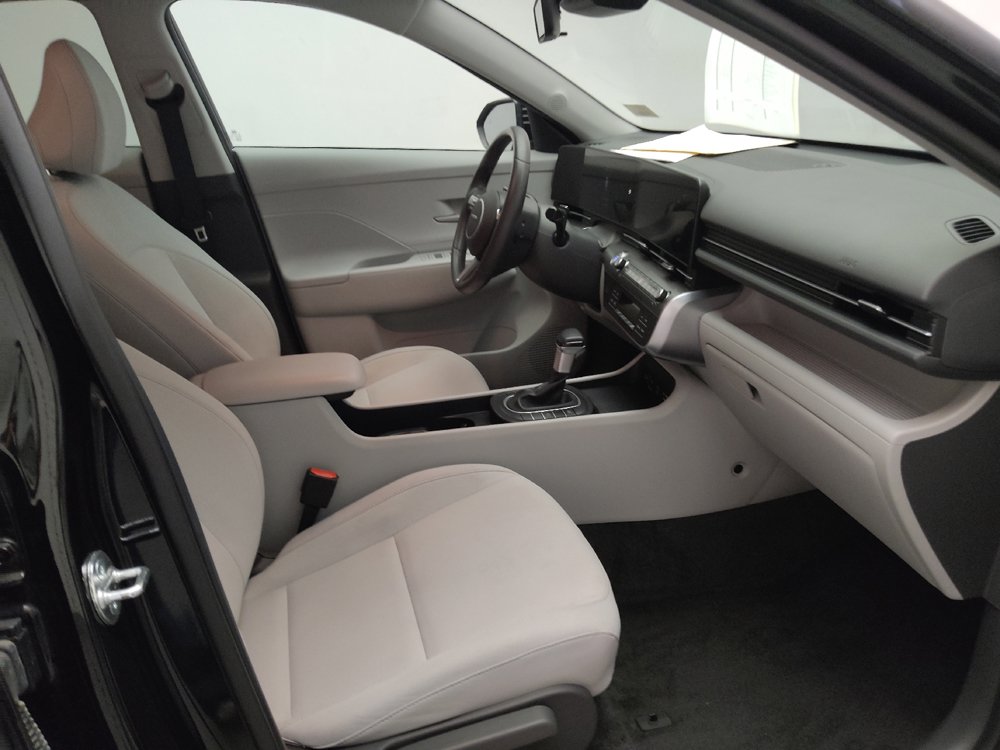 Used 2025 Hyundai Kona SEL FWD image 21