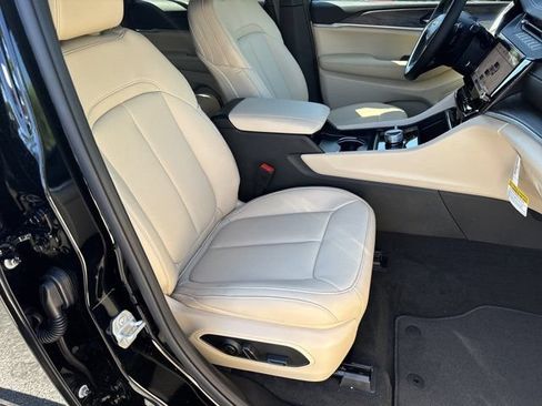 New 2027 Jeep Grand Cherokee Limited AWD/4WD image 13