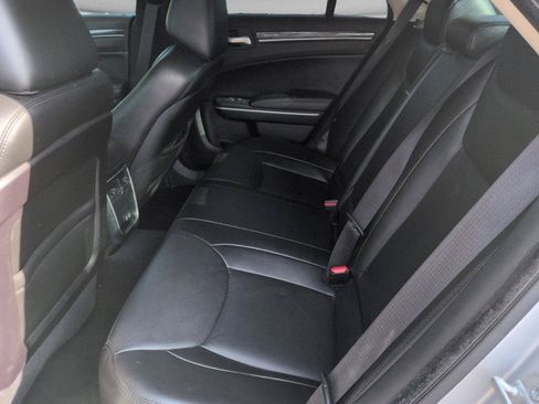 Used 2019 Chrysler 300 Touring w/ Quick Order Package 2EF RWD image 28