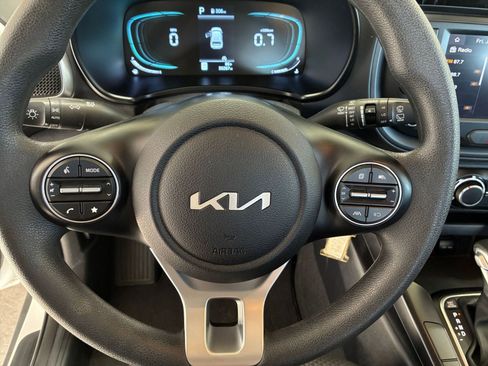 Used 2025 Kia Soul LX w/ LX Technology Package image 25