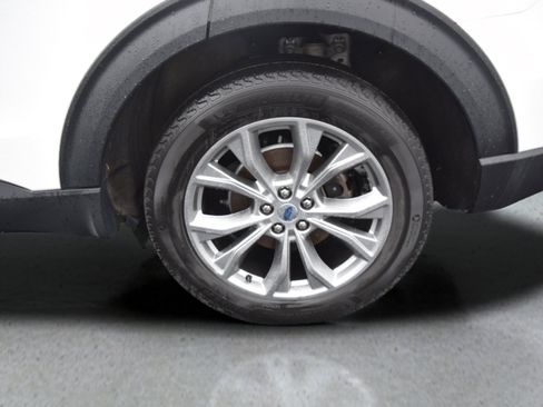 Certified 2023 Ford Explorer Limited w/ Equipment Group 301A AWD/4WD image 6