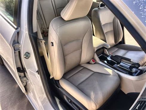 Certified 2017 Honda Accord EX-L image 12