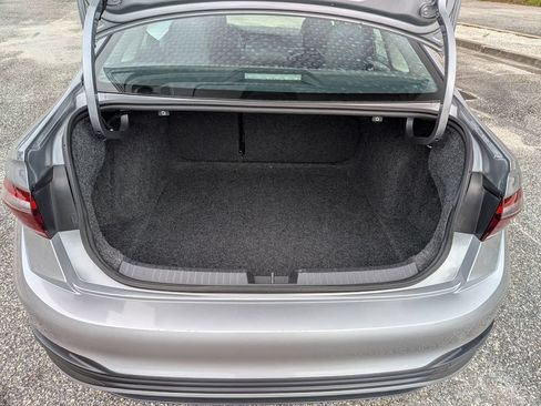 Used 2024 Volkswagen Jetta SE FWD image 30