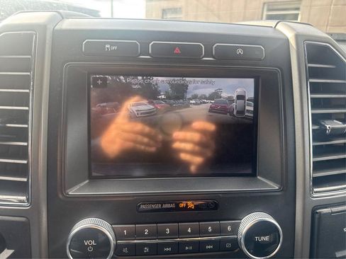 Used 2019 Ford Expedition XLT RWD image 19