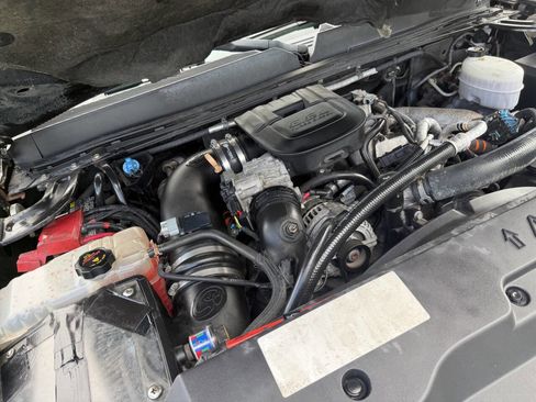 Used 2011 GMC Sierra 2500 SLE w/ SLE Preferred Package image 17