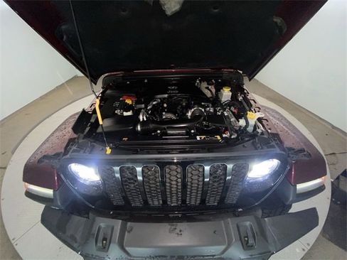 Used 2021 Jeep Gladiator Willys image 24