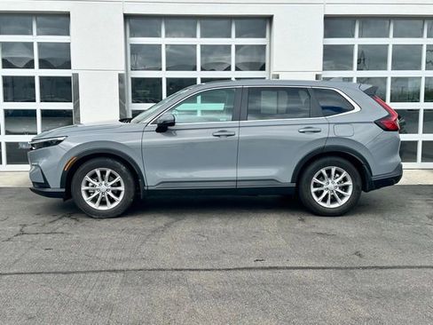 Used 2023 Honda CR-V EX image 3