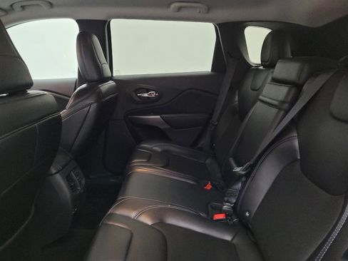 Used 2019 Jeep Cherokee Latitude Plus w/ Cold Weather Group image 18