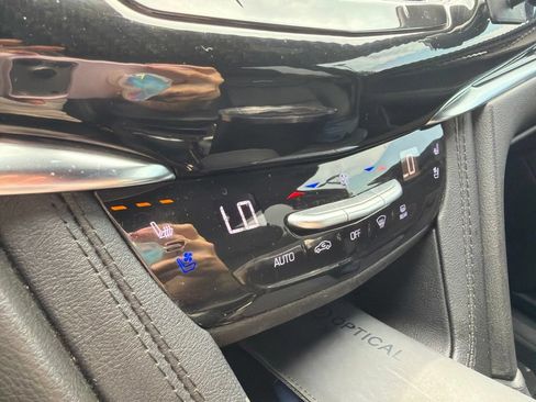 Used 2023 Cadillac XT6 Sport w/ LPO, ONYX Package AWD/4WD image 19