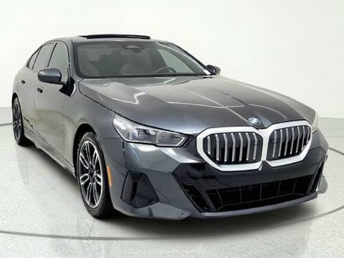 Used 2026 BMW 530i w/ M Sport Package RWD image 2