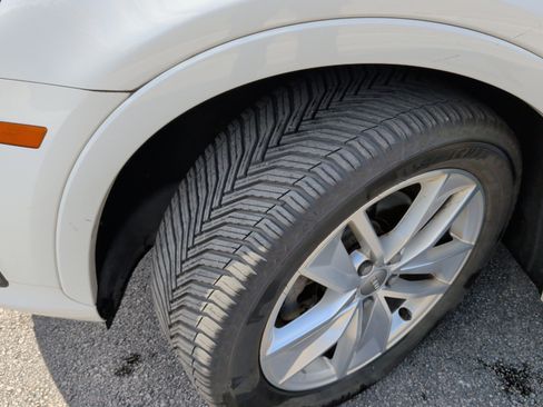 Used 2018 Audi Q3 2.0T Premium Plus image 15