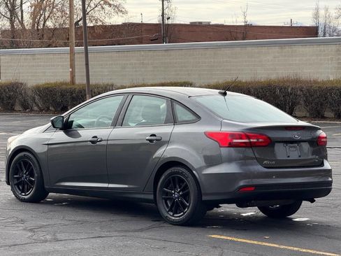 Used 2018 Ford Focus SE image 7
