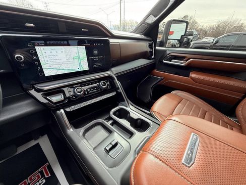 Used 2024 GMC Sierra 2500 Denali Ultimate image 33