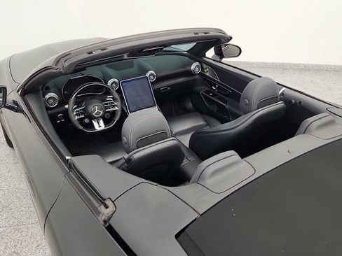 Used 2022 Mercedes-Benz SL 63 AMG 4MATIC image 34