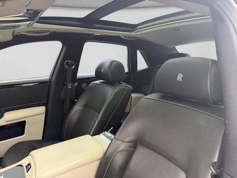 Used 2011 Rolls-Royce Ghost RWD image 21