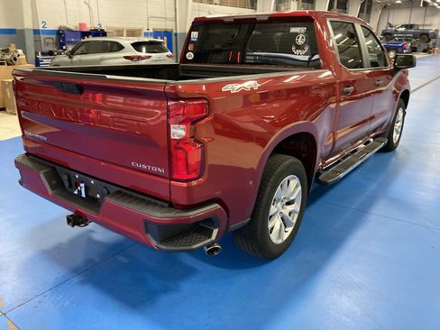 Used 2019 Chevrolet Silverado 1500 Custom w/ Custom Value Package AWD/4WD image 7
