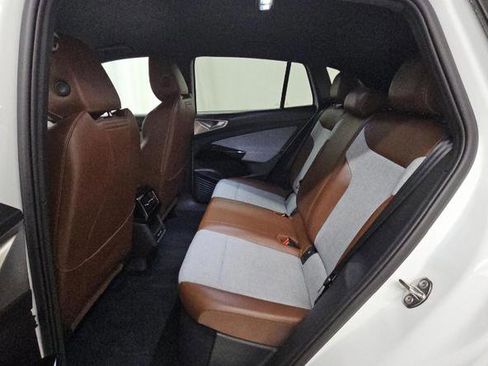 Used 2023 Volkswagen ID.4 Pro image 12