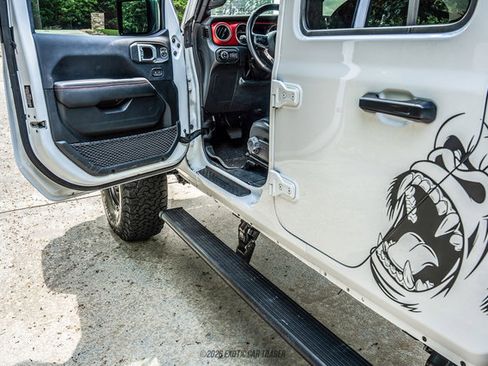 Used 2022 Jeep Gladiator Rubicon w/ LED Lighting Group AWD/4WD image 37