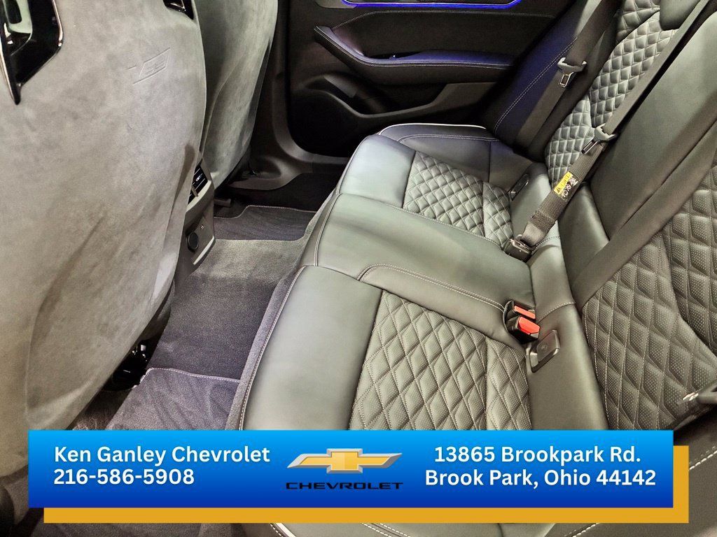 Used 2025 Cadillac CT5 V w/ Technology Package AWD/4WD image 17