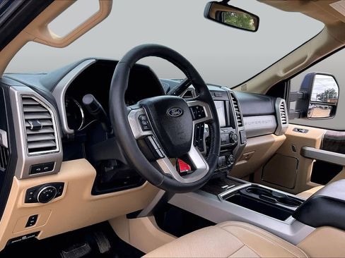 Used 2017 Ford F250 Lariat w/ FX4 Off-Road Package AWD/4WD image 17