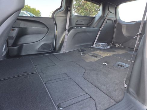 New 2026 Chrysler Pacifica Select image 15
