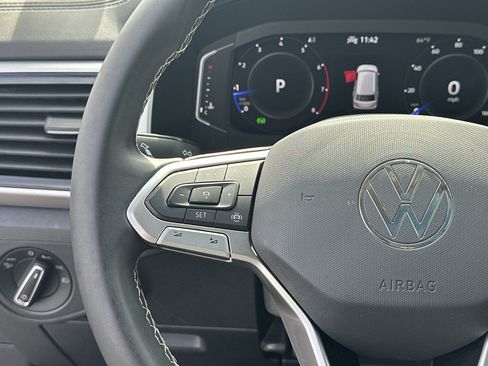 Used 2023 Volkswagen Atlas SE image 27