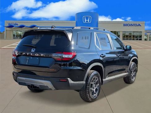 New 2026 Honda Pilot TrailSport image 5