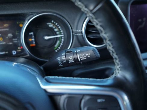 Used 2022 Jeep Wrangler Unlimited Sahara w/ Cold Weather Group image 33