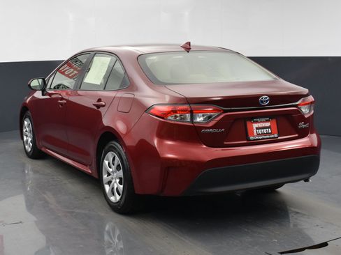 Used 2024 Toyota Corolla LE image 3