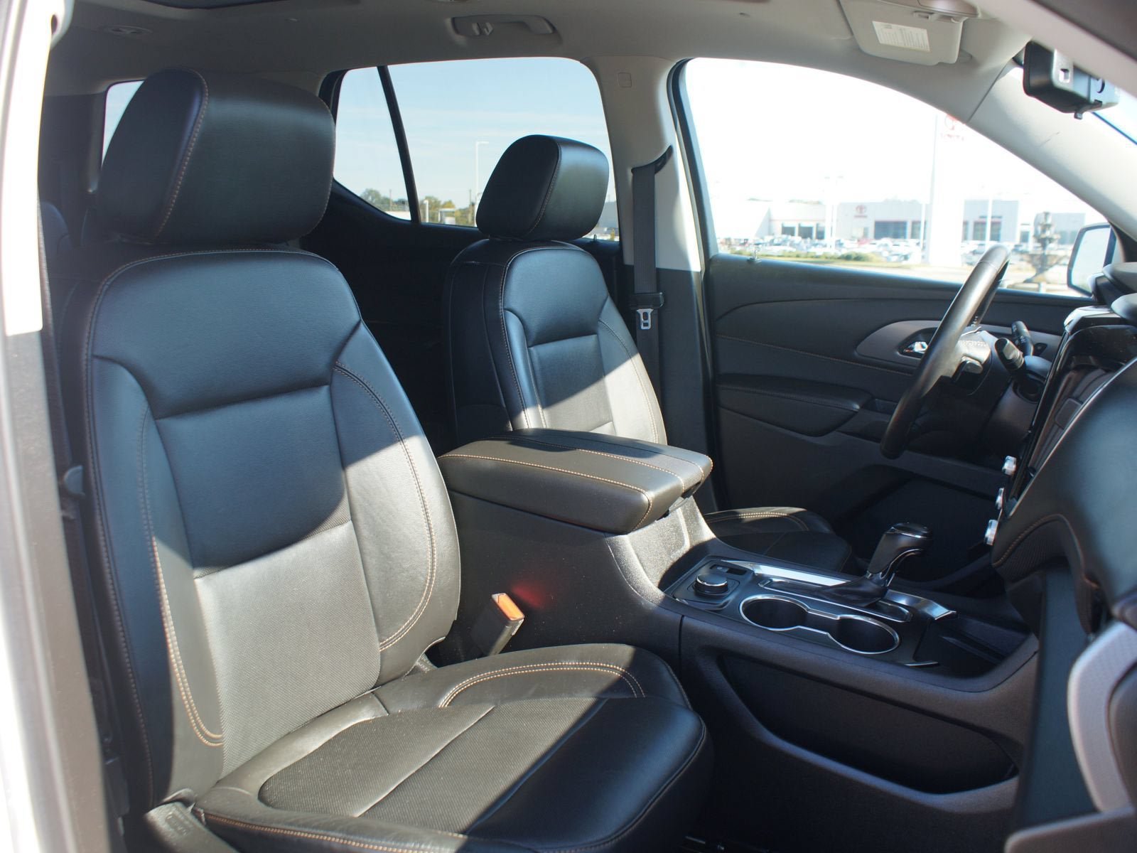 Used 2020 Chevrolet Traverse Premier FWD image 25