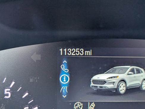 Used 2020 Ford Escape SE image 17