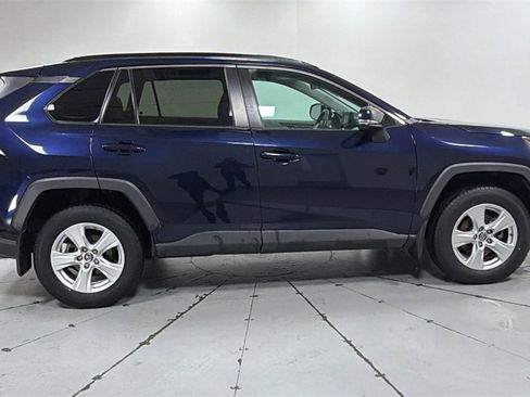Used 2019 Toyota RAV4 XLE w/ Convenience Package image 6