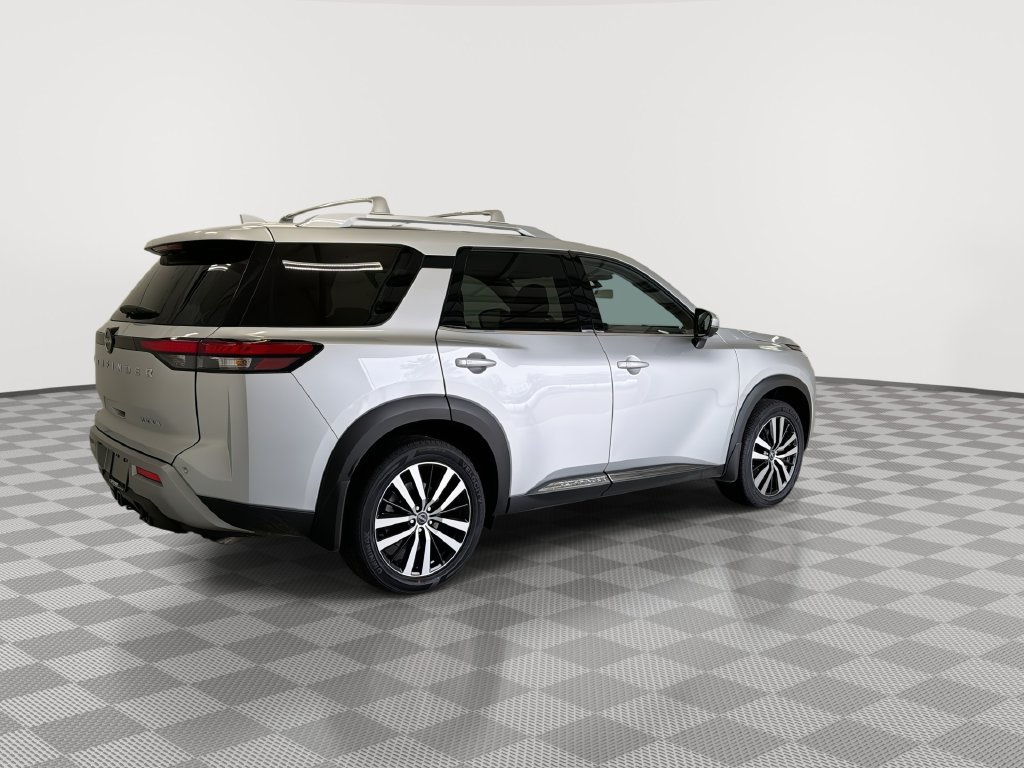 Certified 2025 Nissan Pathfinder Platinum w/ Cargo Package FWD image 13