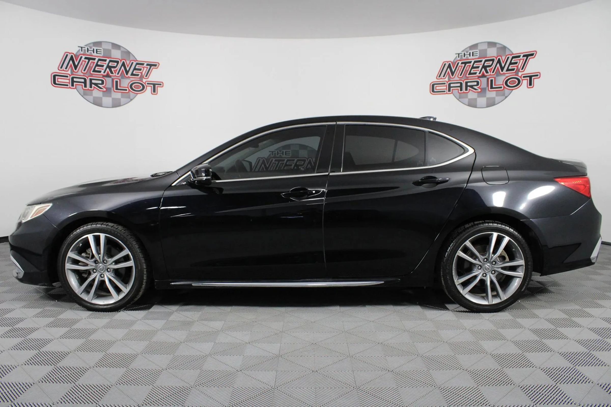 Used 2020 Acura TLX w/ Technology Package FWD image 4