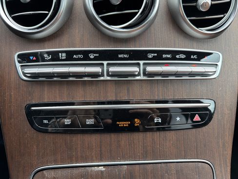 Used 2020 Mercedes-Benz GLC 300 image 18