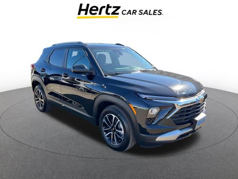 Used 2025 Chevrolet TrailBlazer LT image 1