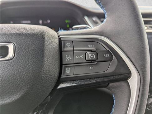 Used 2022 Jeep Grand Cherokee Trailhawk AWD/4WD image 13