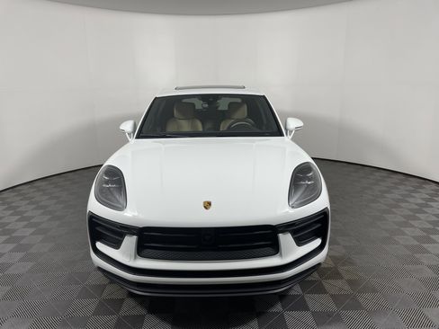 Certified 2026 Porsche Macan AWD/4WD image 10