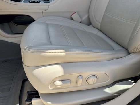 Used 2022 GMC Acadia Denali w/ Denali Technology Package image 12