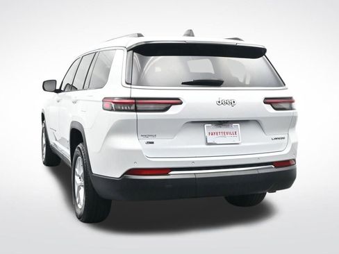 Used 2023 Jeep Grand Cherokee L Laredo image 9