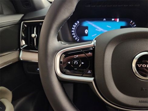 New 2026 Volvo XC90 B6 Plus w/ Protection Package Premier image 28