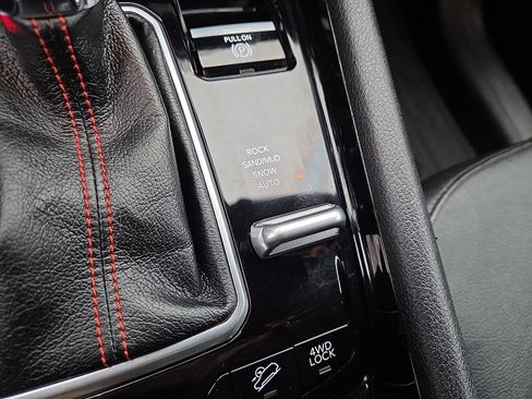 Used 2024 Jeep Compass Trailhawk image 23