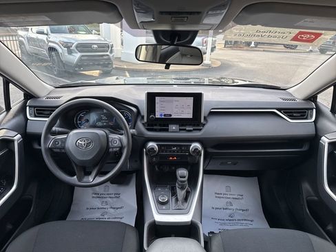 Certified 2025 Toyota RAV4 LE image 19